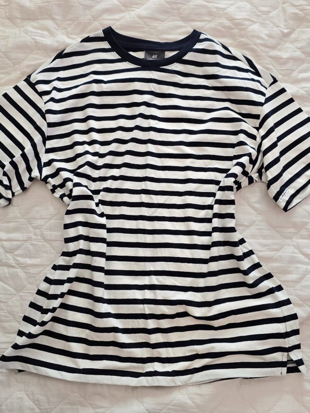 H&M Mens Relaxed Fit Striped Crewneck T-Shirt Navy White Size Medium